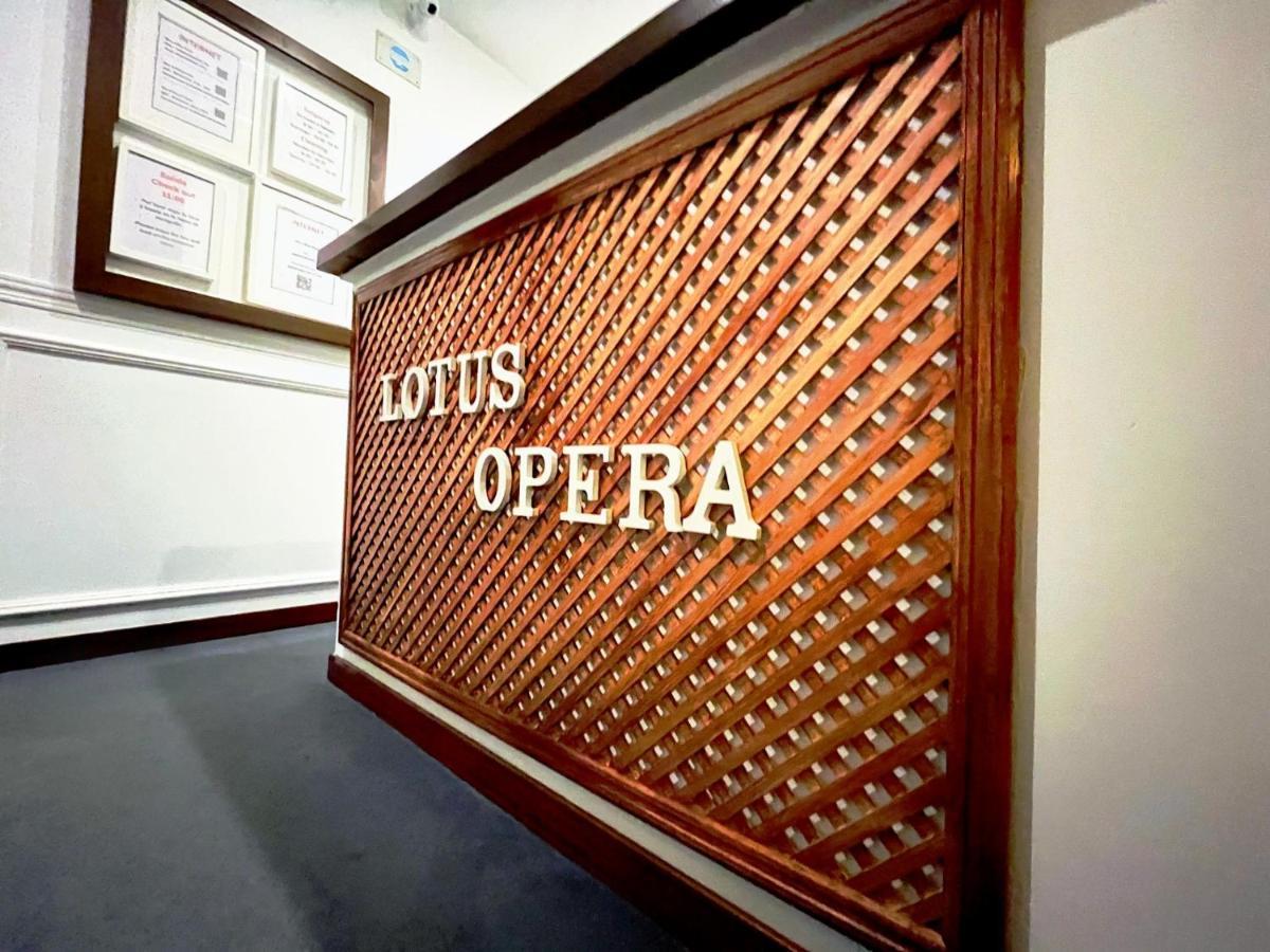 Lotus Opera House Hotel Madrid Kültér fotó